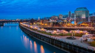 PortlandBlossoms_EN-US7604107803.jpg